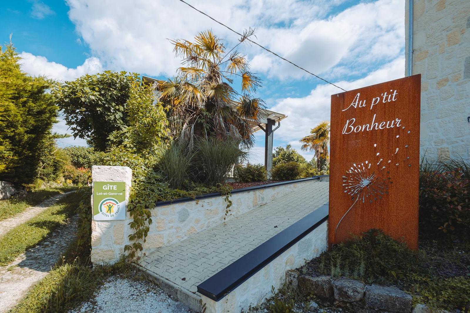 Villa Au Petit Bonheur Avec Clim - Hameau Au Calme - Piscine Chauffee - Petanque Moncrabeau Zewnętrze zdjęcie